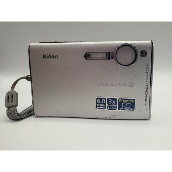 Nikon CoolPix S5 Digital Camera Silver 6MP 3x Optical Zoom FOR PARTS ONLY - Picture 1 of 10